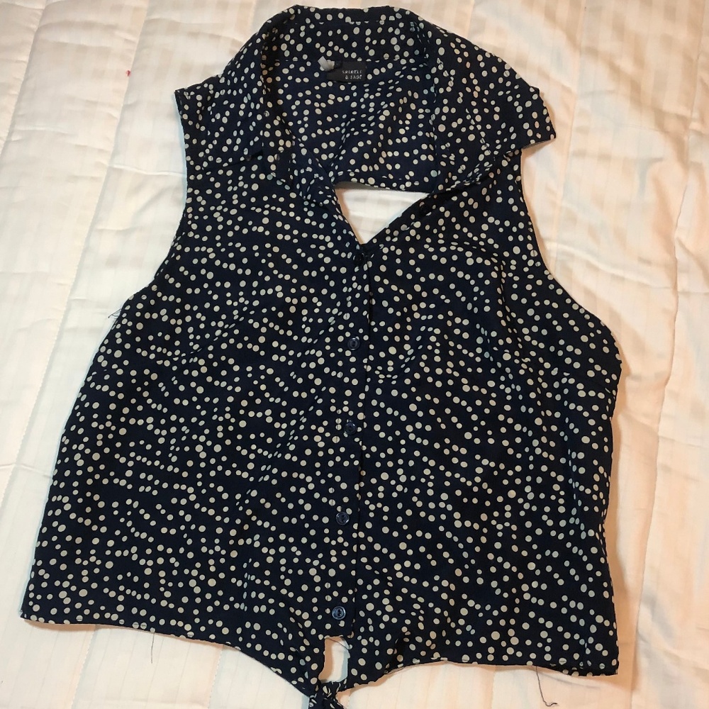 Sleeveless polka dot tank with cutout on back